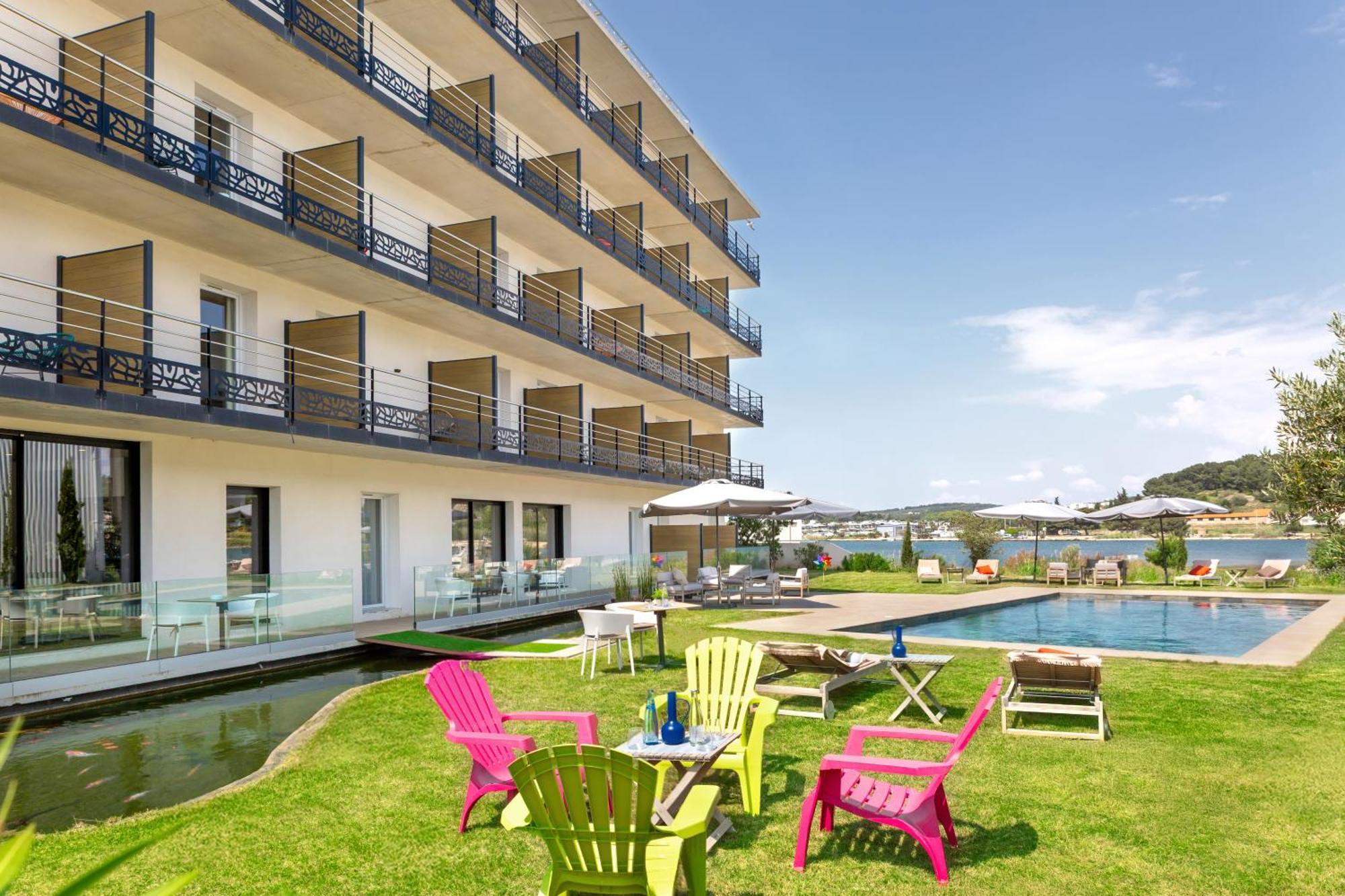 Golden Tulip Hotel & Rooftop Martigues Provence ภายนอก รูปภาพ
