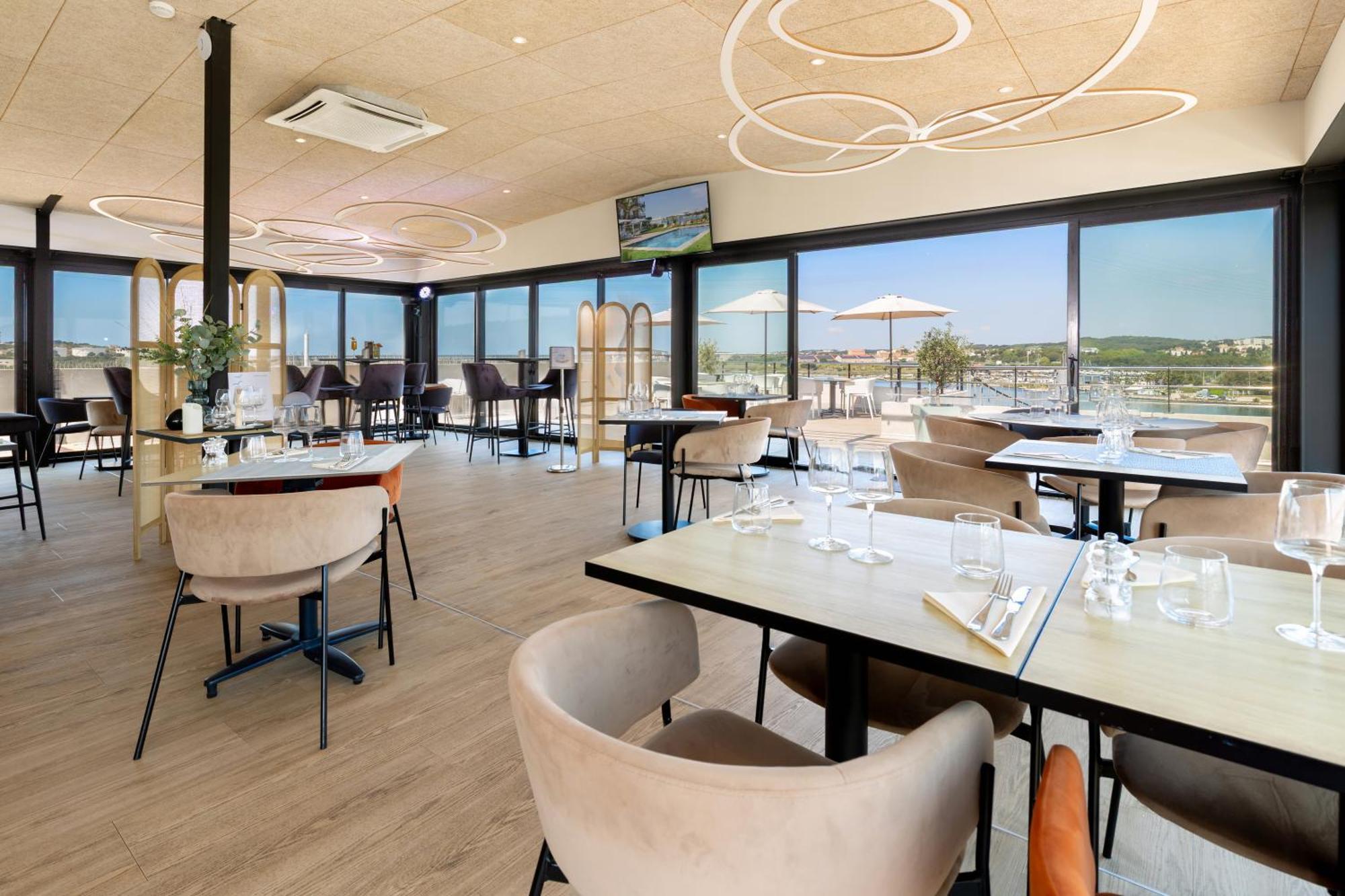 Golden Tulip Hotel & Rooftop Martigues Provence ภายนอก รูปภาพ