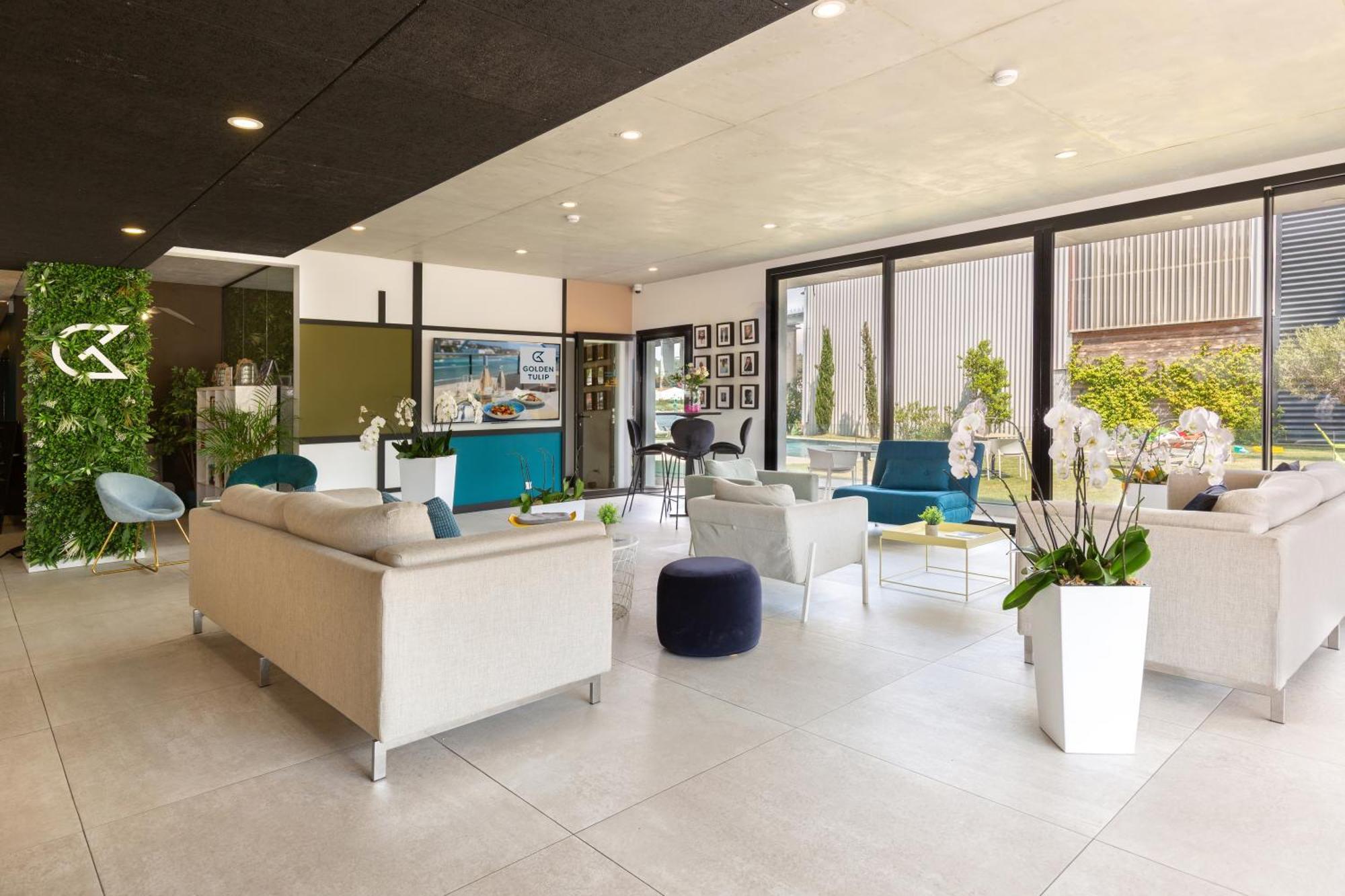 Golden Tulip Hotel & Rooftop Martigues Provence ภายนอก รูปภาพ