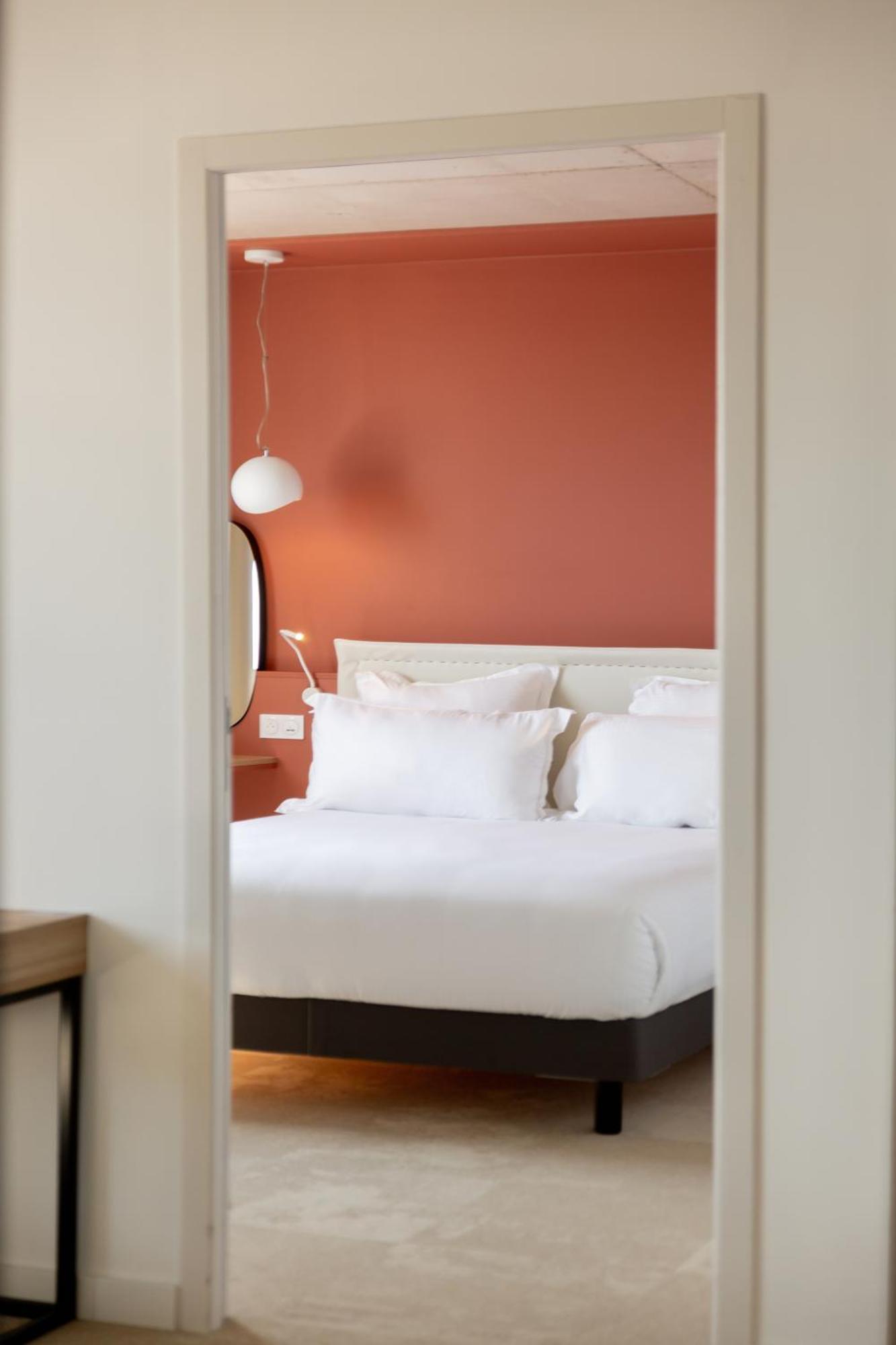 Golden Tulip Hotel & Rooftop Martigues Provence ภายนอก รูปภาพ