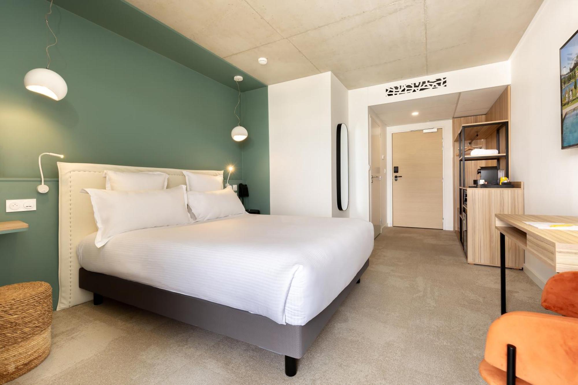 Golden Tulip Hotel & Rooftop Martigues Provence ภายนอก รูปภาพ